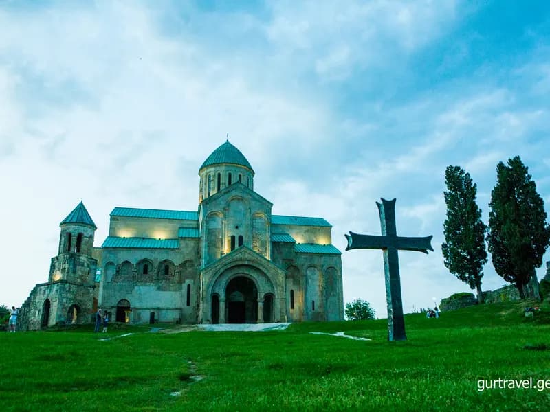 Кутаиси: пещера Прометея, Гелати, Моцамета и Баграти, фото 2